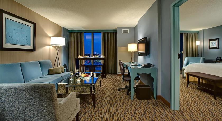 Crowne Plaza Lombard Downers Grove