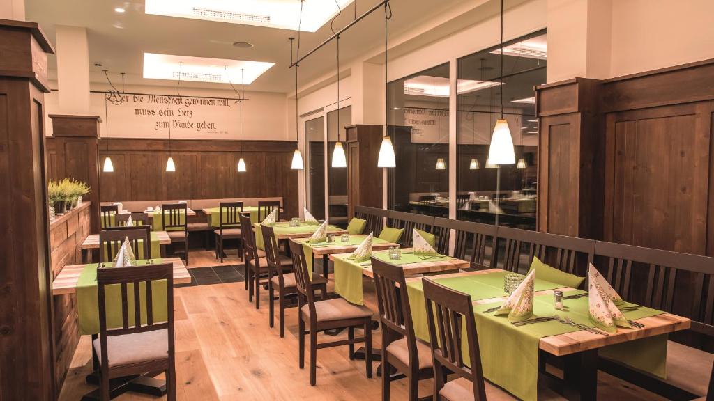 TOP KHR ParkHotel