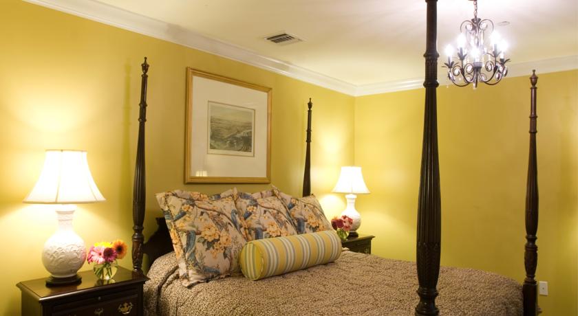 Bienville House