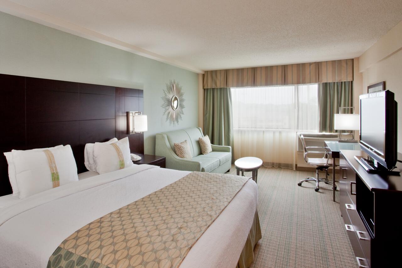 Holiday Inn Virginia Beach Norfolk Hotel & Conference Center