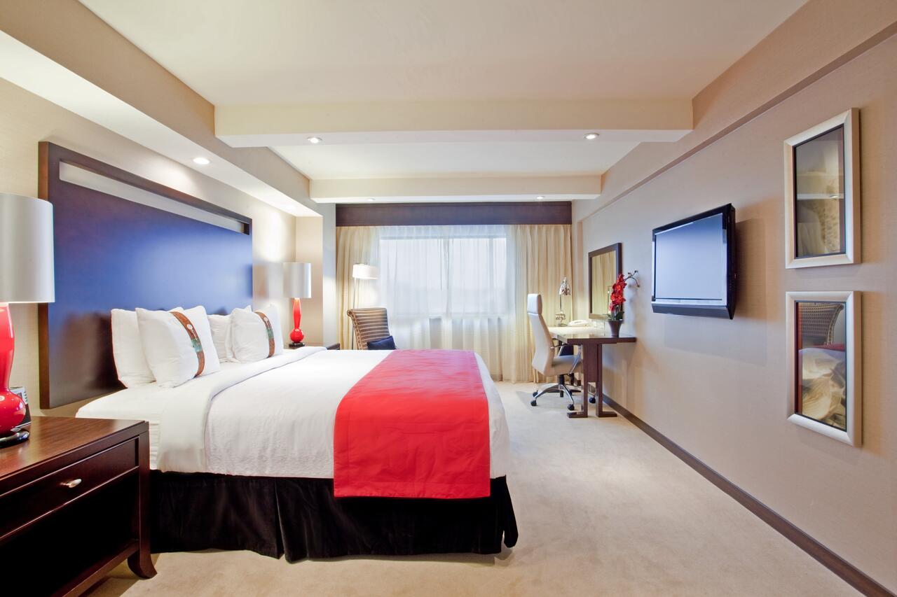 Holiday Inn Virginia Beach Norfolk Hotel & Conference Center