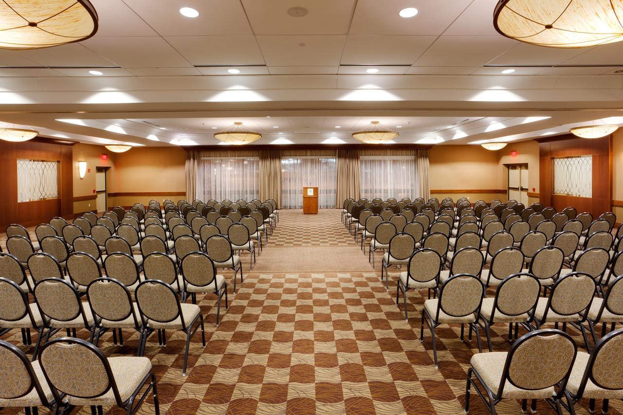 Holiday Inn Syracuse-Liverpool-Exit 37