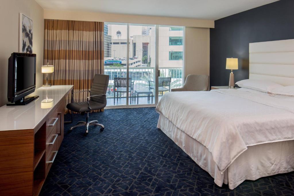 Hotel Tampa Riverwalk (Formerly Sheraton)