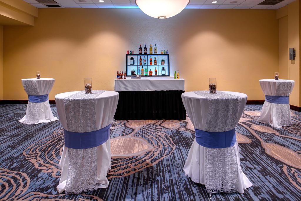 DoubleTree by Hilton Hotel Tampa Airport - Westshore
