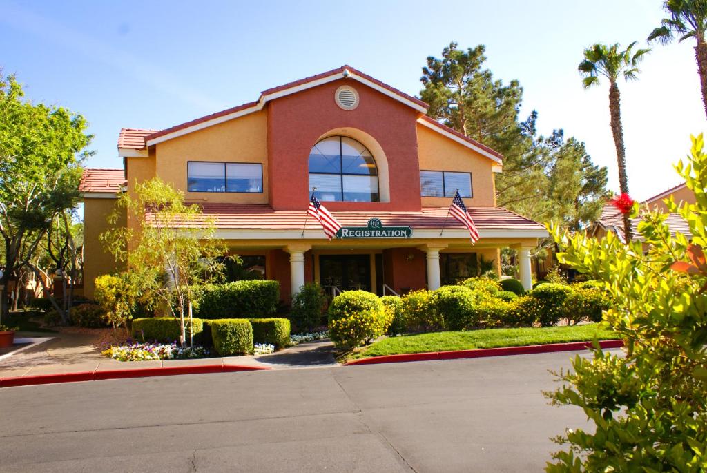 Westgate Flamingo Bay Resort