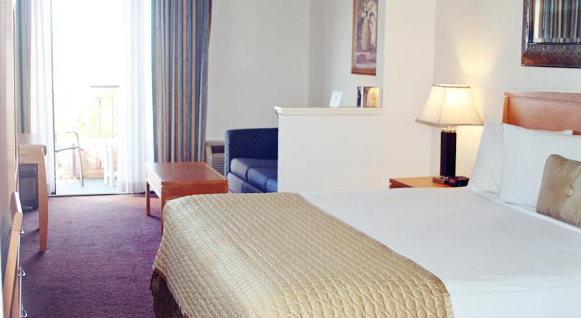 Ramada by Wyndham Kissimmee Downtown Hotel