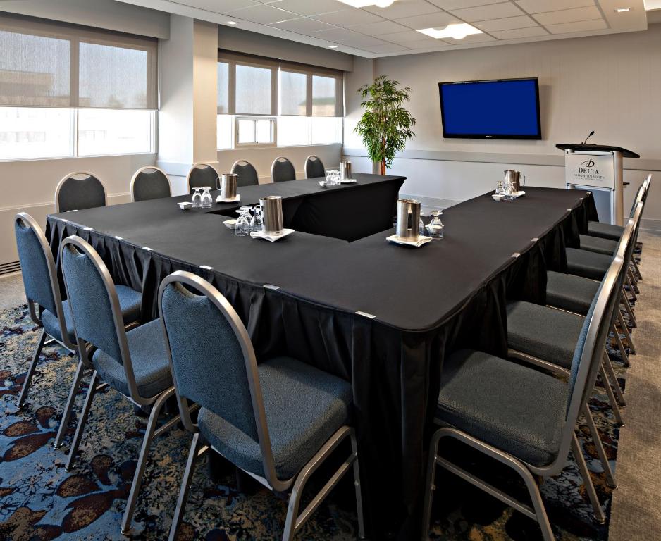 Delta Hotels by Marriott Edmonton South Conference Centre