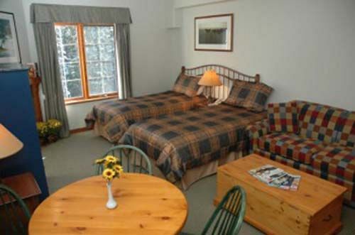 Hearthstone Lodge by Bear Country