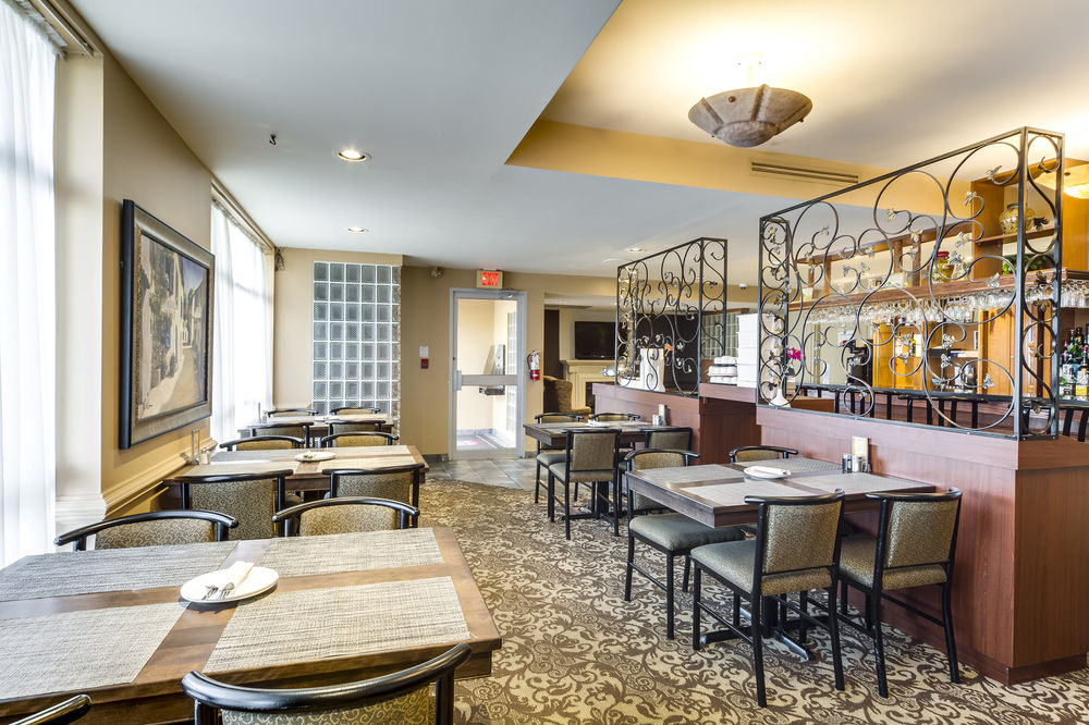 Monte Carlo Inn Oakville Suites