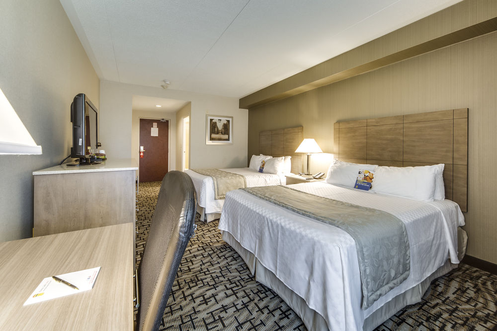 Monte Carlo Inn Oakville Suites