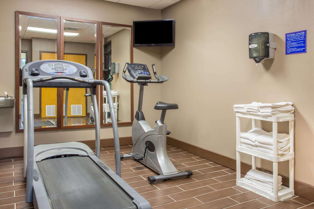 Howard Johnson by Wyndham Ocala FL