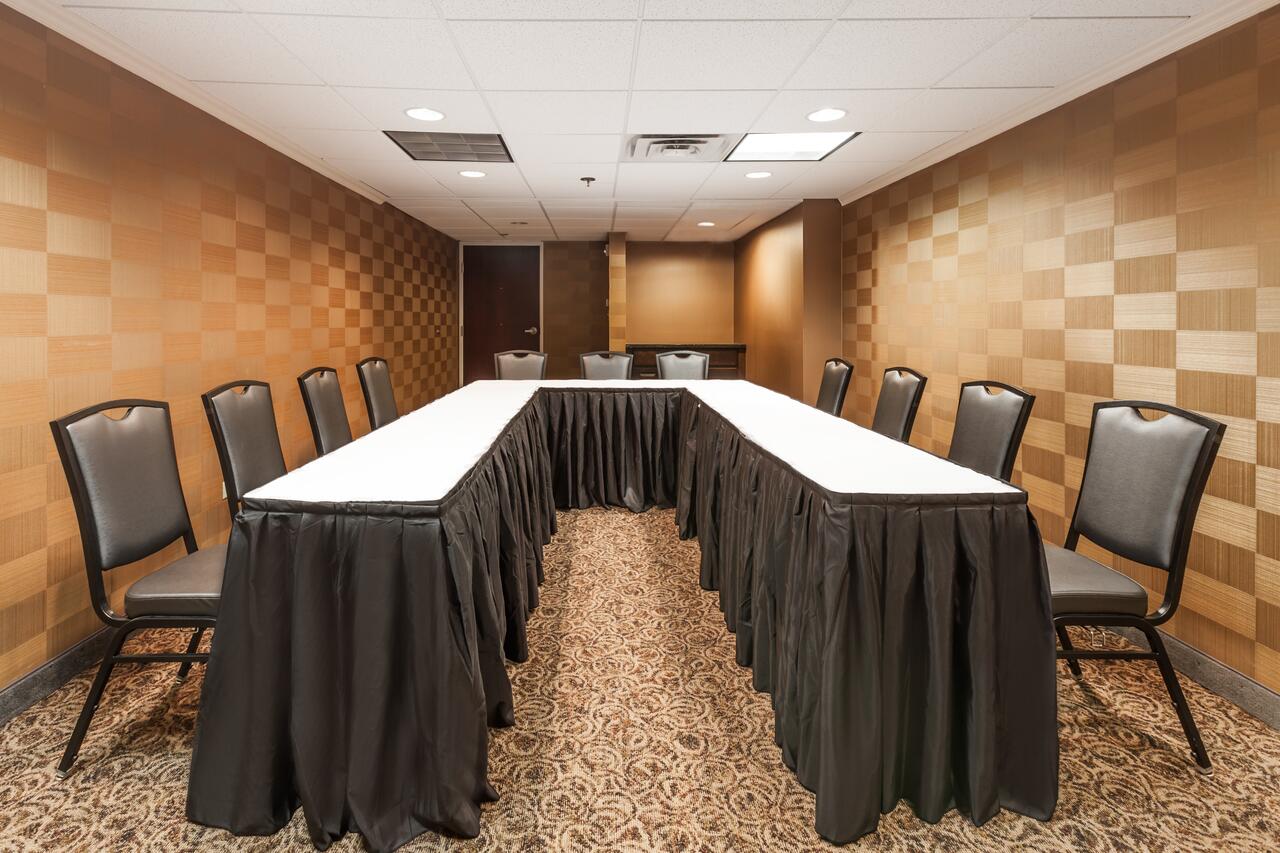 Holiday Inn Hotel & Suites Oklahoma City North