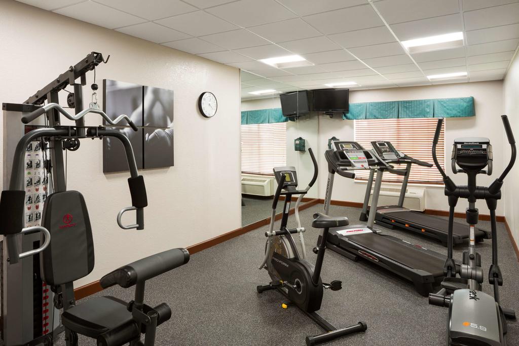 Country Inn & Suites by Radisson, Grand Rapids Airport, MI