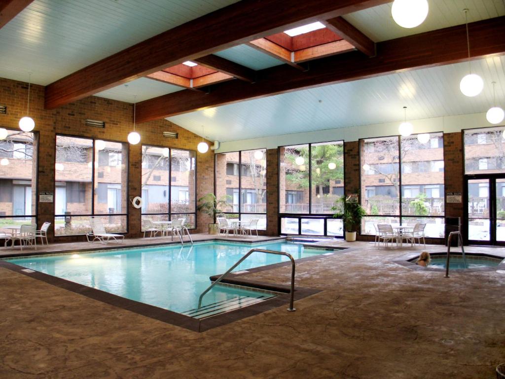 Crowne Plaza Grand Rapids - Airport