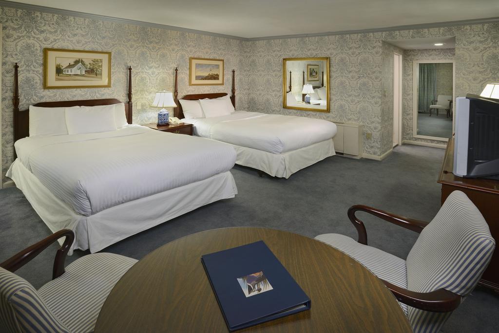 Avon Old Farms Hotel