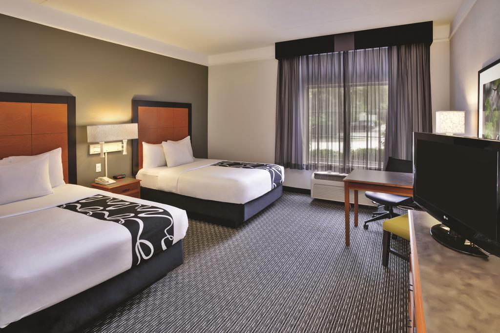 La Quinta Inn & Suites by Wyndham Birmingham Hoover