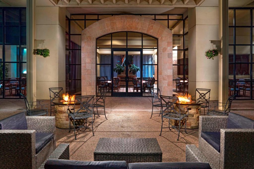 Sheraton Crescent Hotel