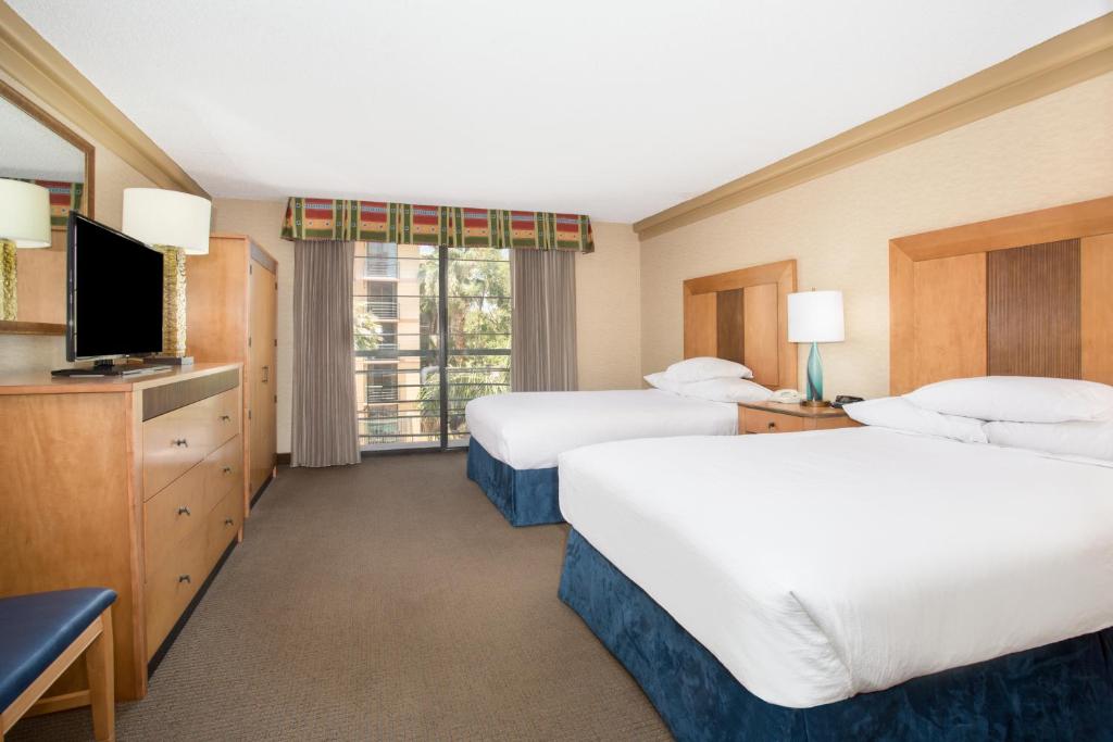 Embassy Suites Phoenix - Biltmore