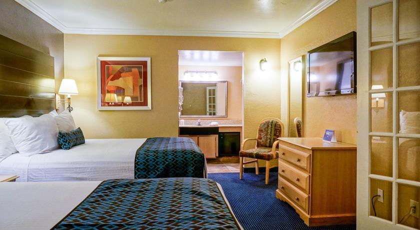 Hotel Tempe/Phoenix Airport InnSuites at the Mall