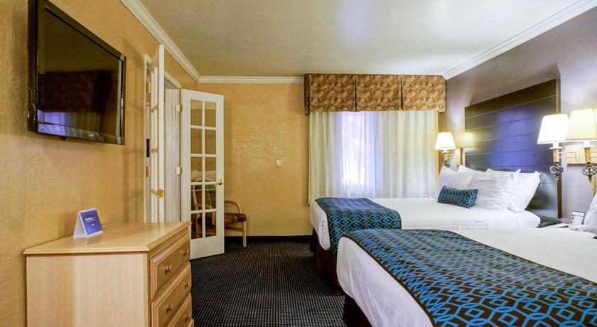 Hotel Tempe/Phoenix Airport InnSuites at the Mall