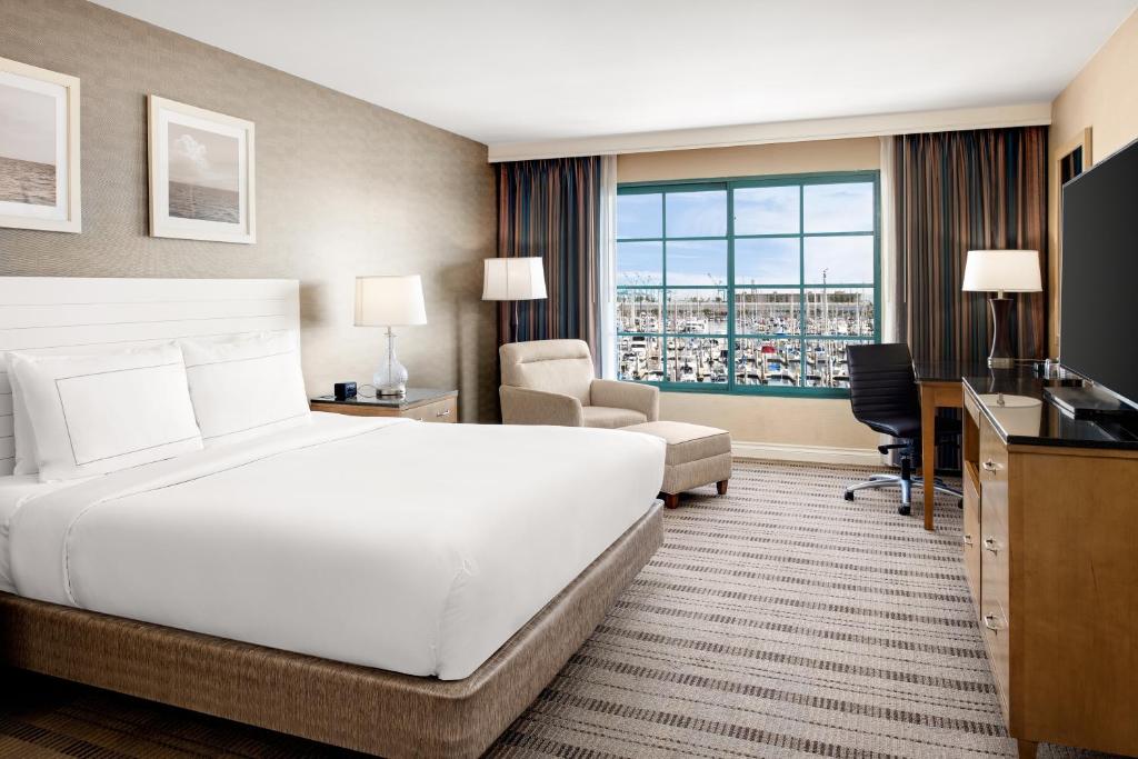 DoubleTree by Hilton San Pedro - Port of Los Angeles