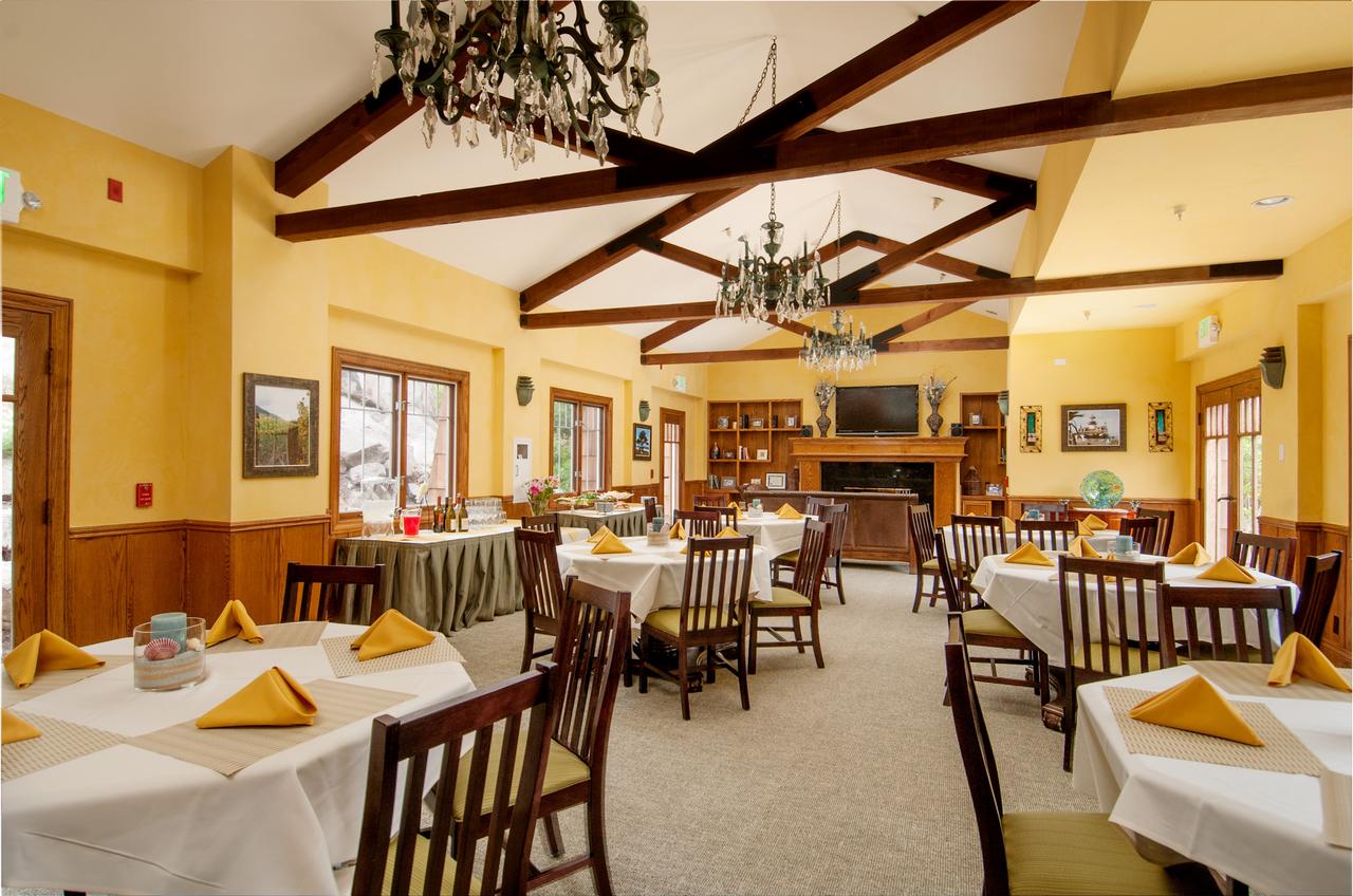 Lighthouse Lodge And Cottages