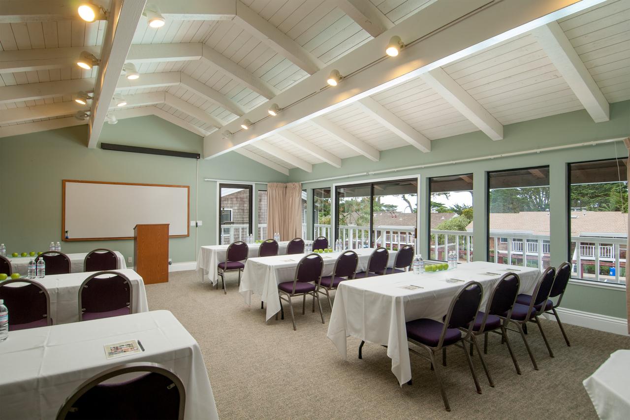 Lighthouse Lodge And Cottages