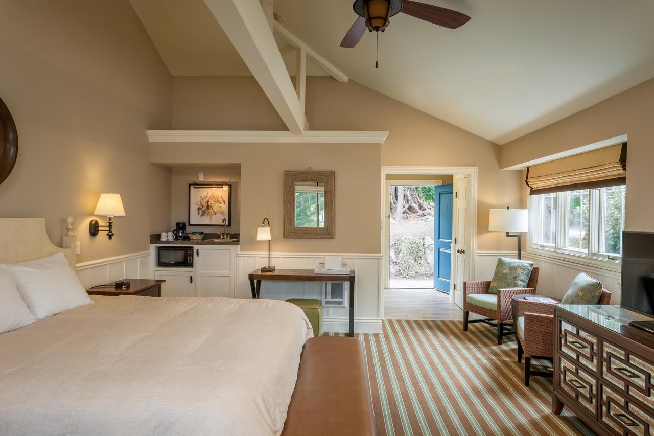 Lighthouse Lodge And Cottages