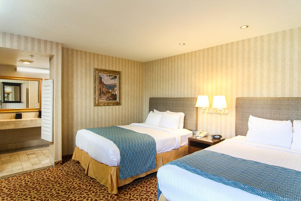 Laguna Brisas - A Beach Hotel
