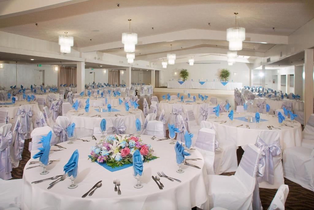 Ramada by Wyndham San Diego North Hotel & Conference Center