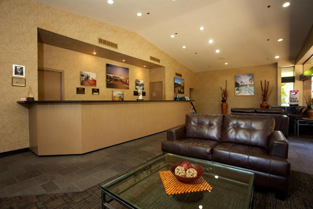 Ramada by Wyndham San Diego North Hotel & Conference Center