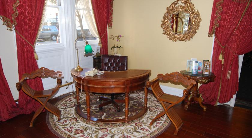 Queen Anne Hotel
