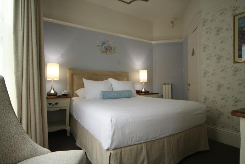 Cornell Hotel de France