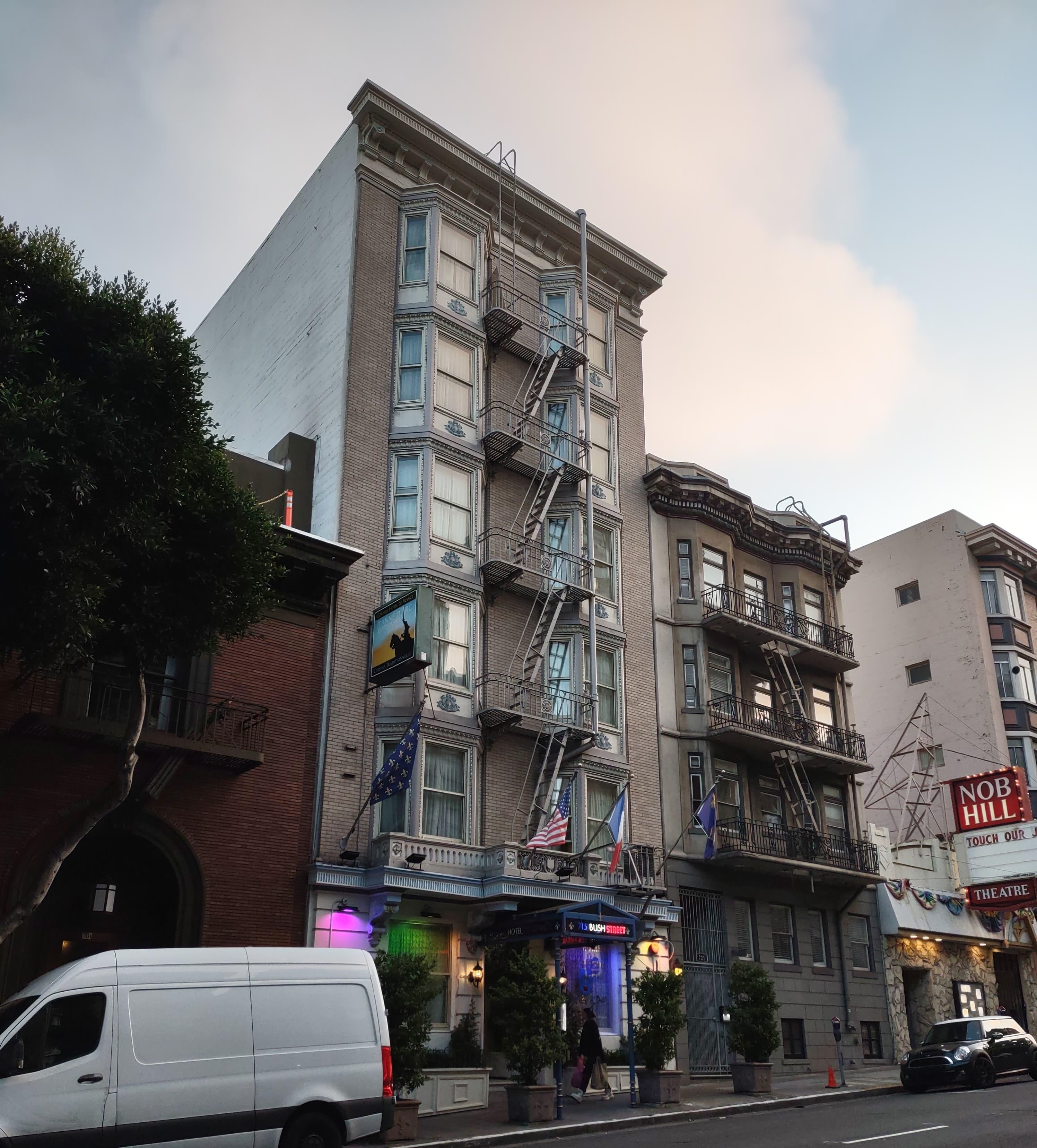Cornell Hotel de France