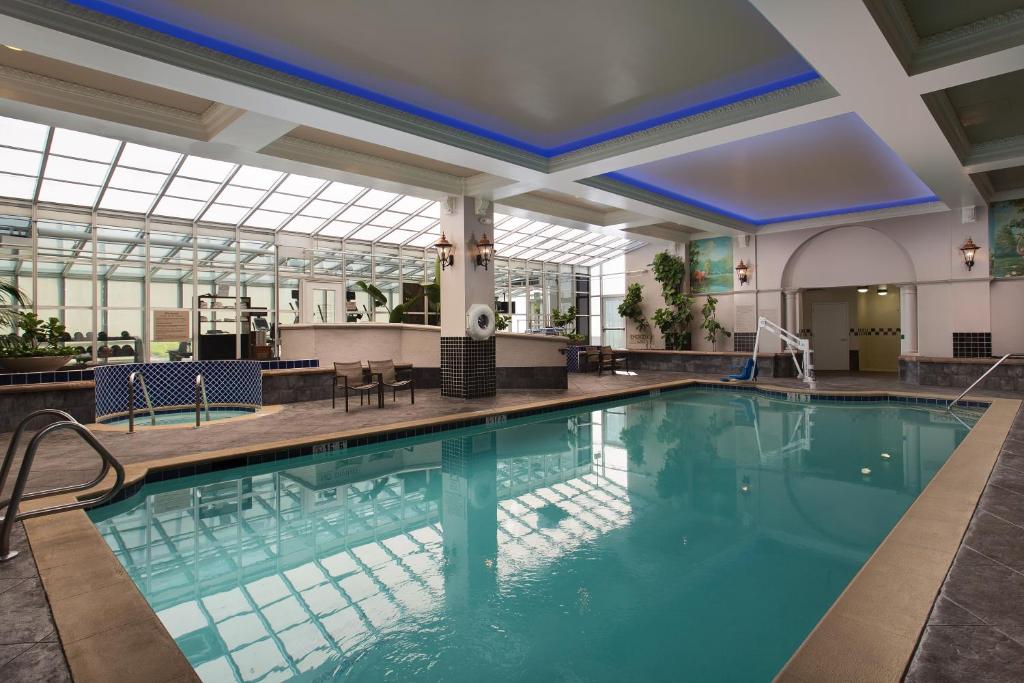 Embassy Suites by Hilton San Francisco Airport Waterfront