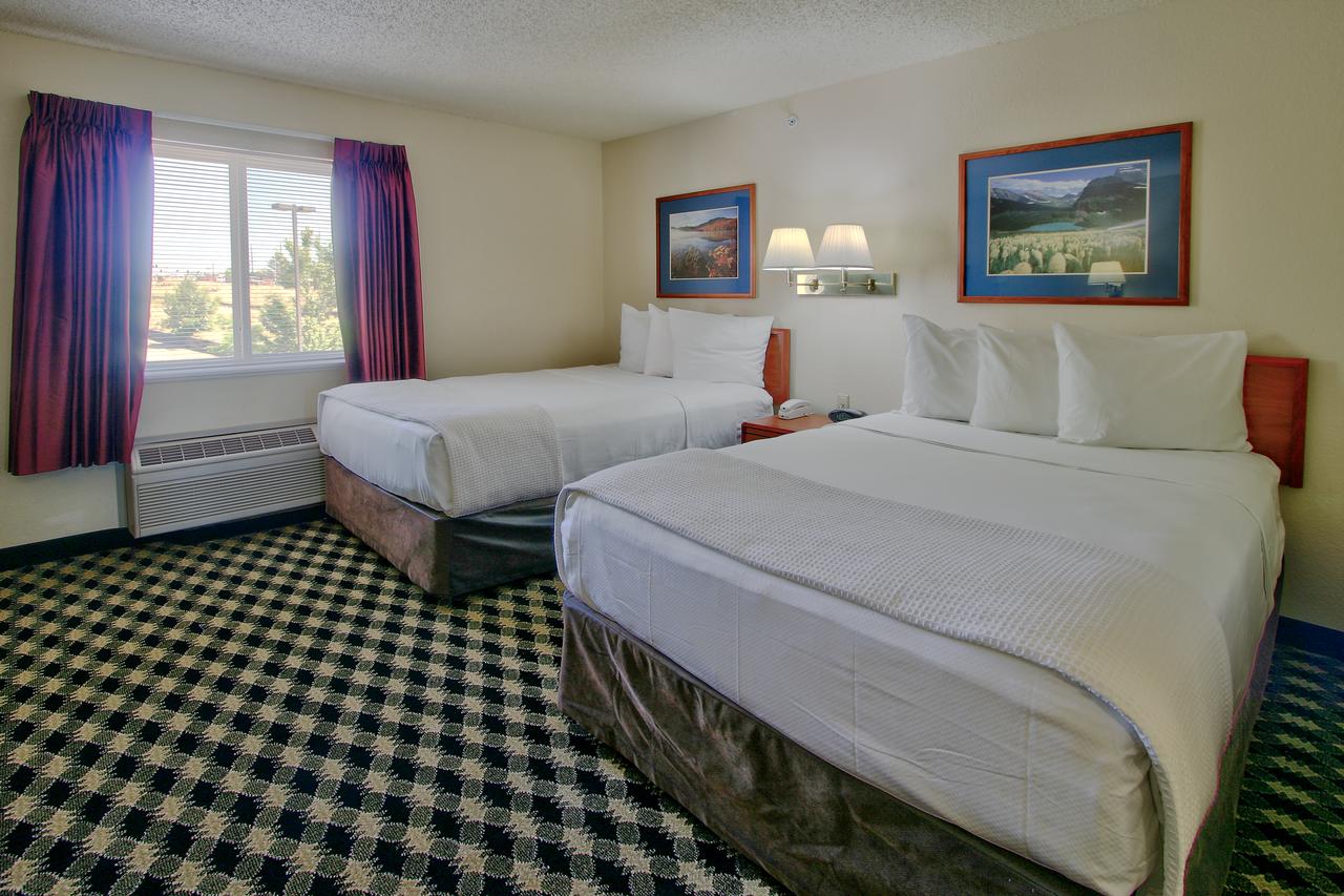 MCM Elegante Suites