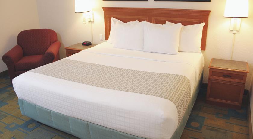 La Quinta Inn & Suites by Wyndham Ft. Lauderdale Plantation