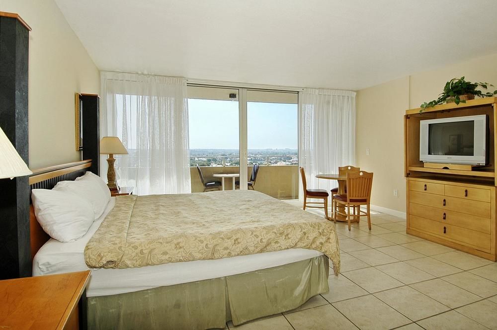 Ocean Manor Beach Hotel