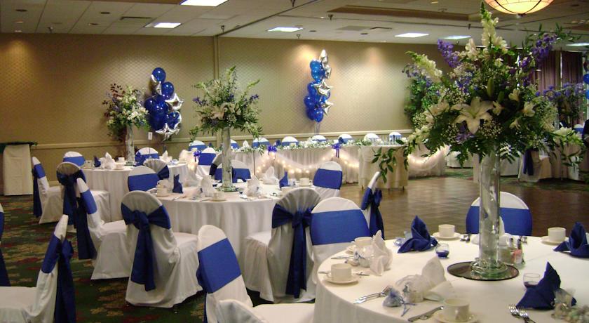 Sawgrass Grand Hotel and Suites Sports Complex