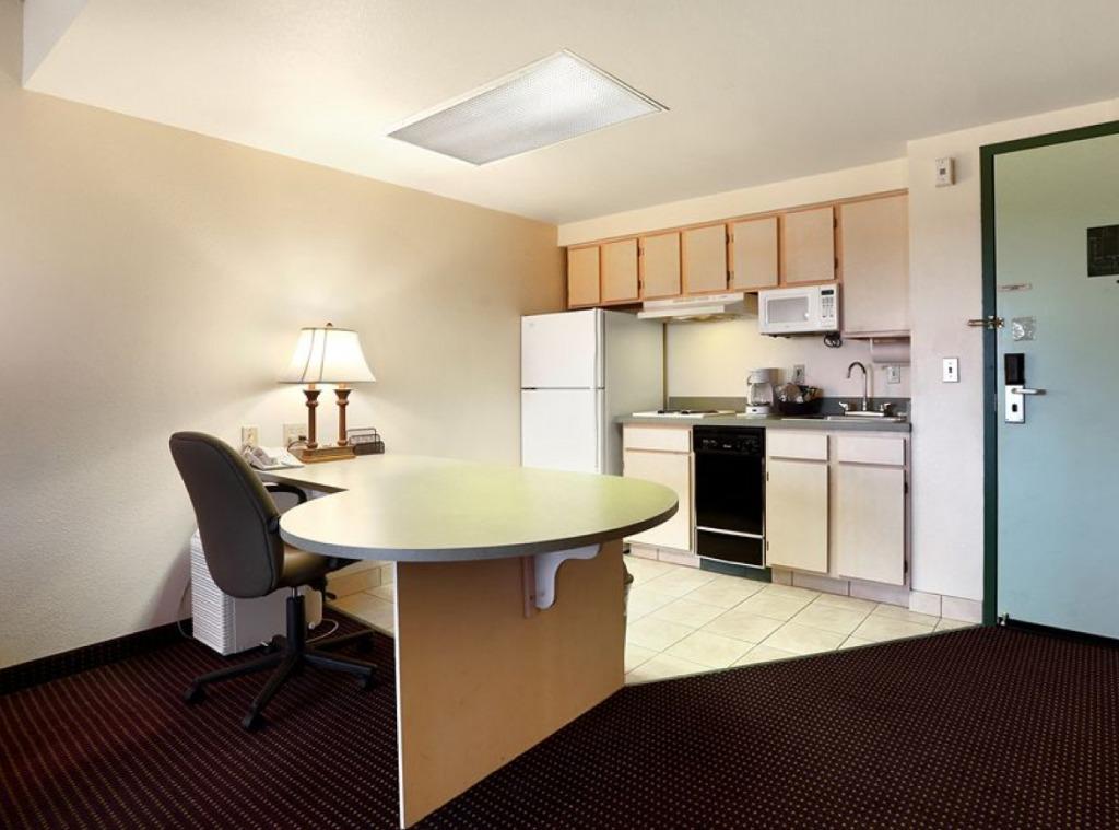 Allure Suites