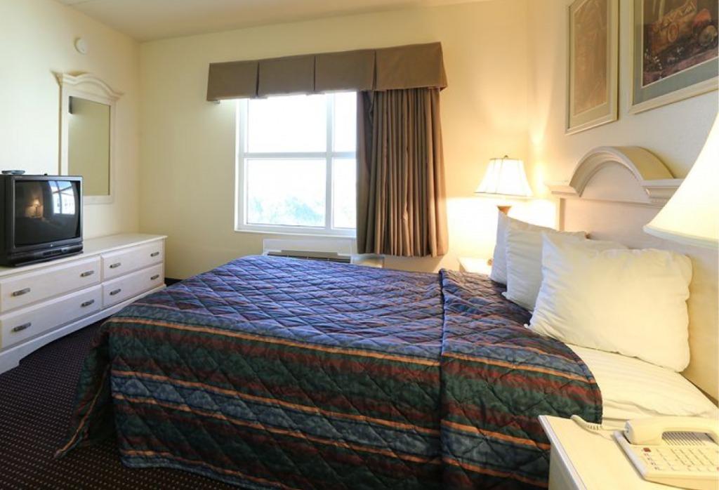 Allure Suites