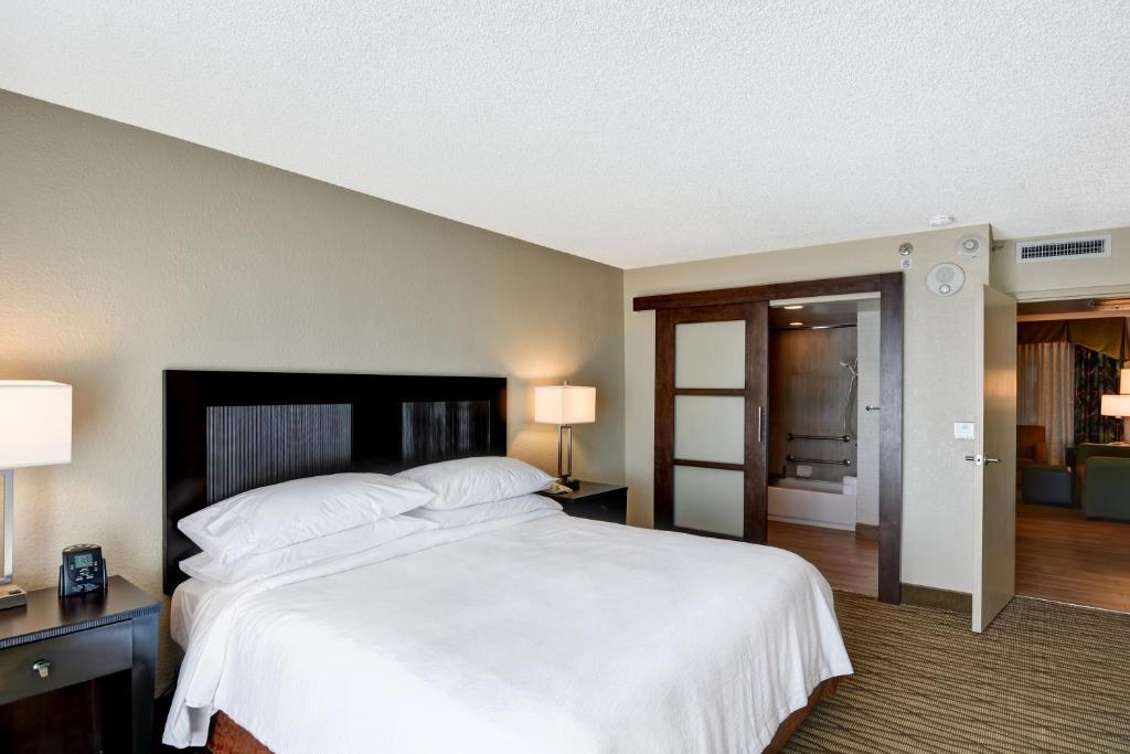 Embassy Suites by Hilton Miami International Airport
