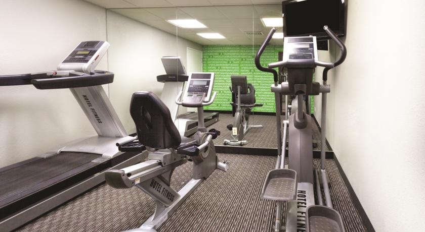 La Quinta Inn & Suites by Wyndham Miami Airport East