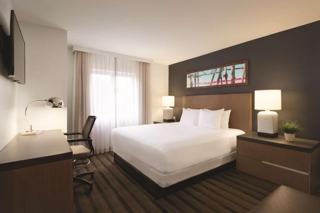 HYATT house Miami Airport