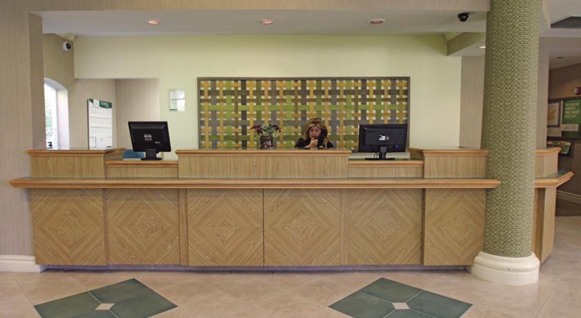 La Quinta Inn & Suites by Wyndham Orlando Lake Mary
