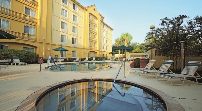 La Quinta Inn & Suites by Wyndham Orlando Lake Mary