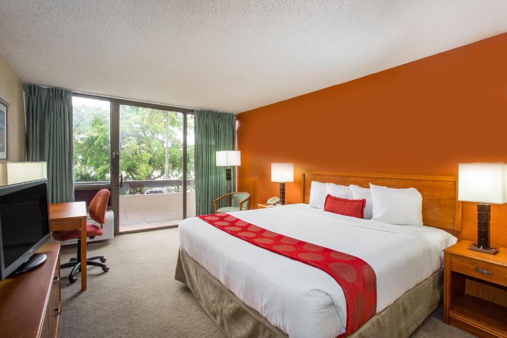 Ramada by Wyndham West Palm Beach Airport