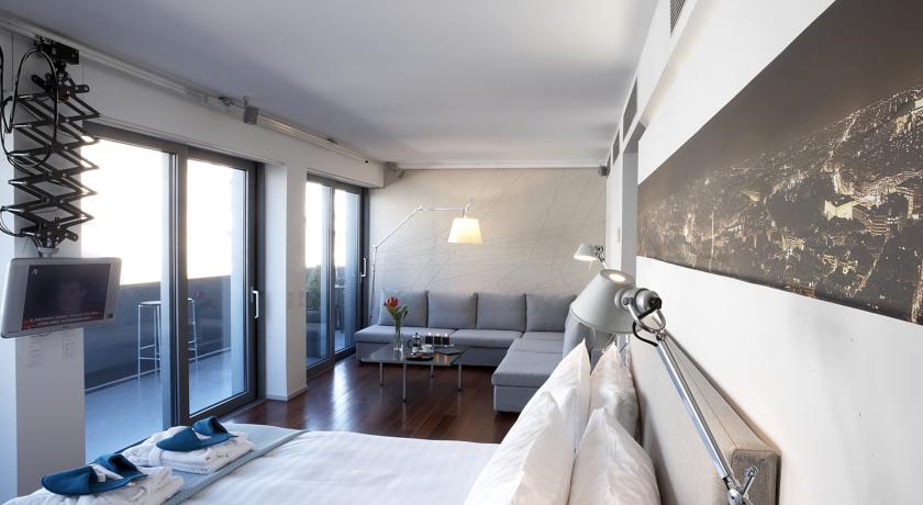 Periscope Hotel
