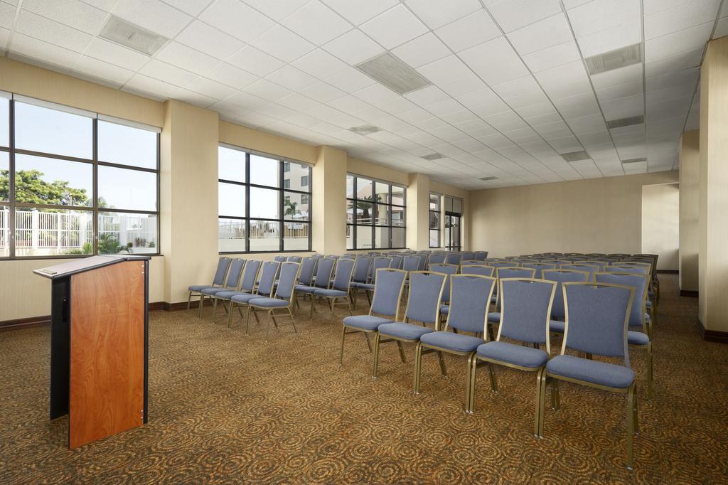 Embassy Suites by Hilton Tampa Airport Westshore