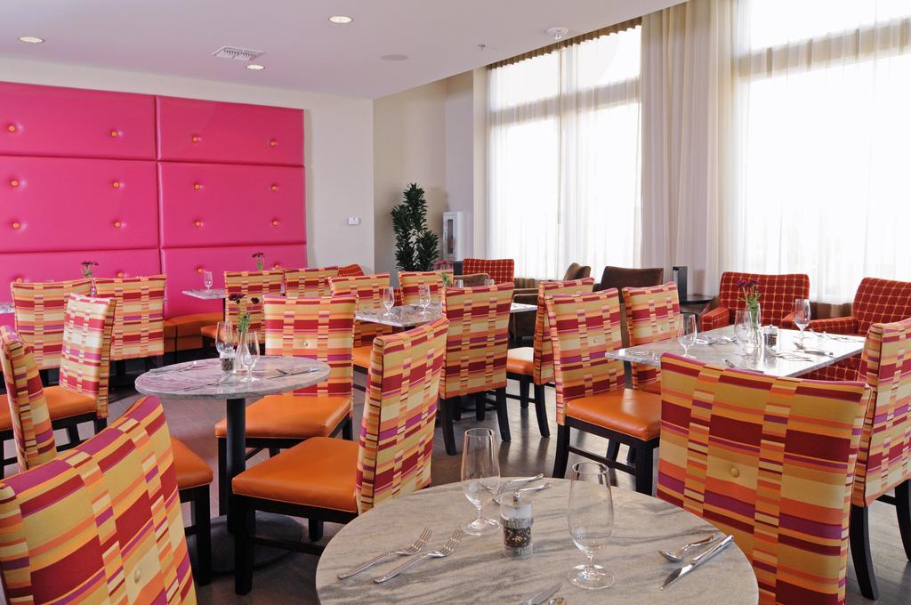 Hotel Gibbs Downtown Riverwalk